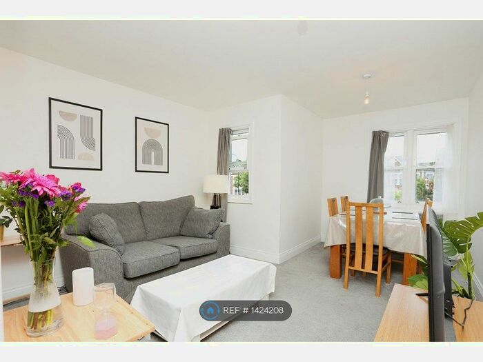 1 Bedroom Flat To Rent In Priory House Court, London, SE6