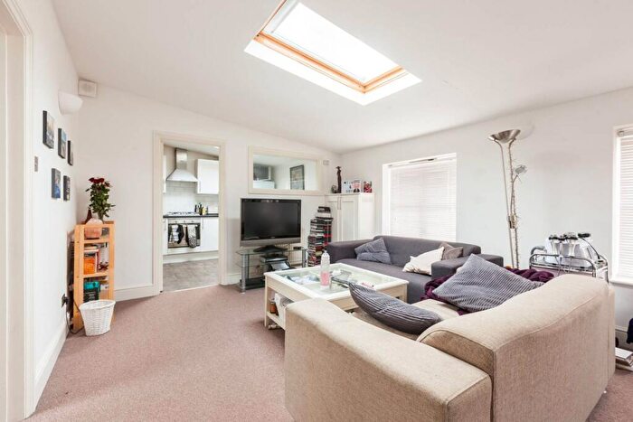 1 Bedroom Flat To Rent In Este Road, Clapham Junction, London, SW11