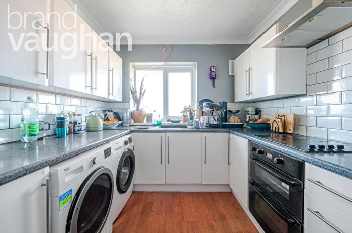 2 Bedroom Flat To Rent In Fernhurst Crescent, Brighton, BN1