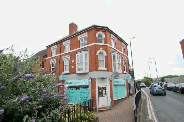 2 Bedroom Flat To Rent In Peckingham Street, Halesowen, West Midlands, B63