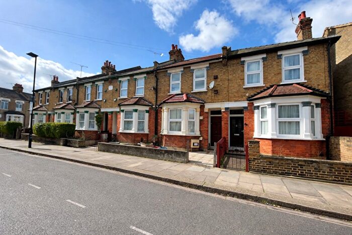 4 Bedroom Terraced House To Rent In Standard Road, Hounslow, Greater London, TW4
