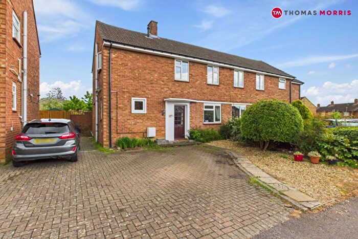 3 Bedroom Semi-Detached House For Sale In Elm Road, Biggleswade, Bedfordshire, SG18