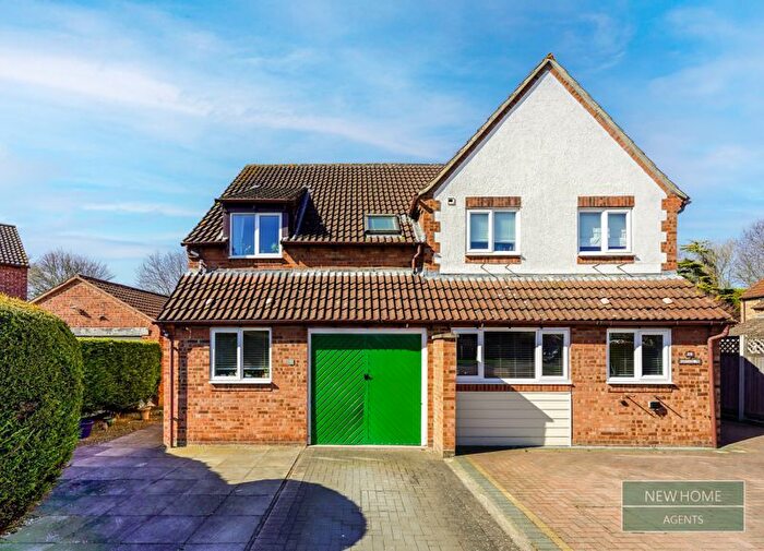3 Bedroom Semi-Detached House For Sale In Wagtail Drive, Northway, Tewkesbury, GL20