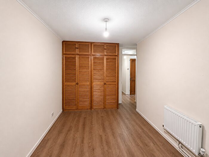 3 Bedroom Maisonette To Rent In Lippits Hill, Basildon, SS16