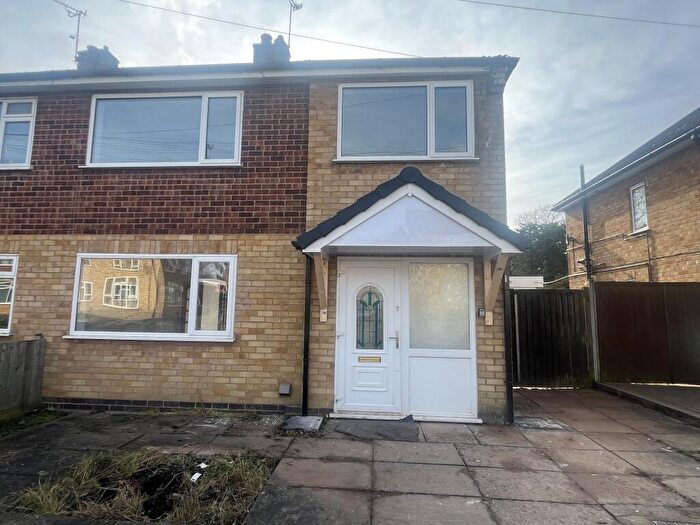 3 Bedroom House To Rent In Westover Road, LE3