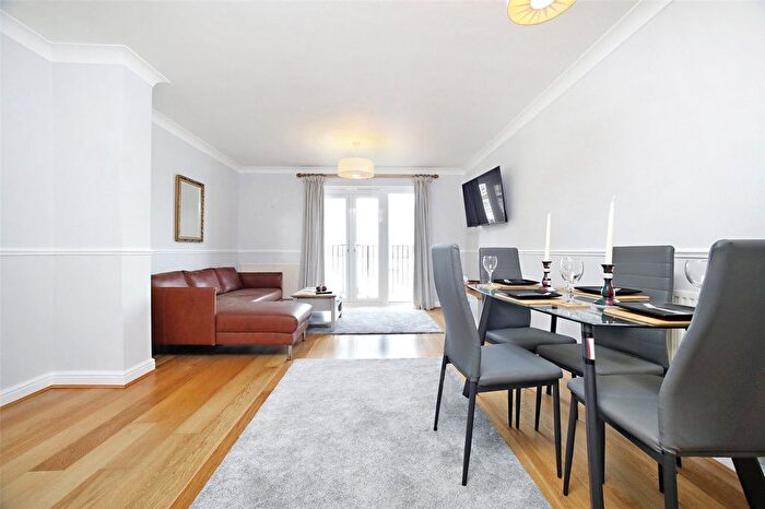 2 Bedroom Flat To Rent In Bellamys Court, Abbotshade Road, London, SE16