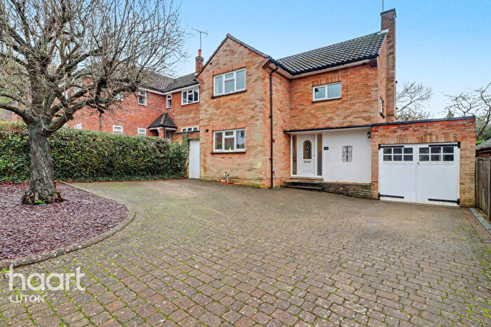 3 Bedroom Detached House For Sale In Honeygate, Luton, LU2