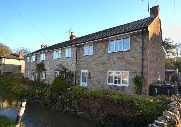 3 Bedroom End Of Terrace House For Sale In Martinstown, Dorchester, DT2