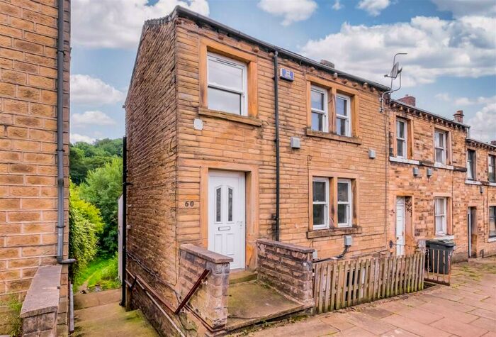 3 Bedroom End Of Terrace House To Rent In Almondbury Bank, Huddersfield, HD5