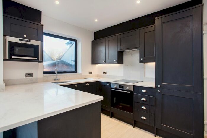 4 Bedroom Detached House To Rent In Furzedown Road, Sutton SM2