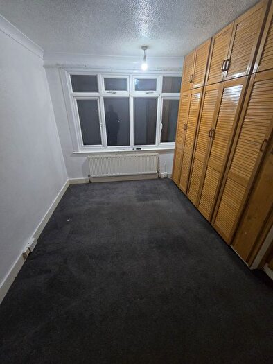 3 Bedroom Semi-Detached House To Rent In Newark Road, Luton, LU4