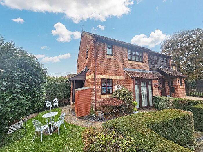 1 Bedroom End Of Terrace House For Sale In Oakwood Drive, Uckfield, TN22