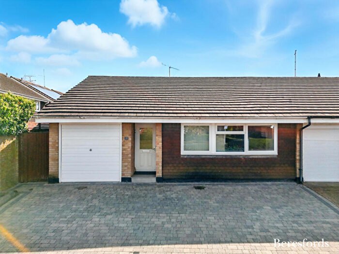 2 Bedroom Bungalow For Sale In Stock Lane, Ingatestone, CM4