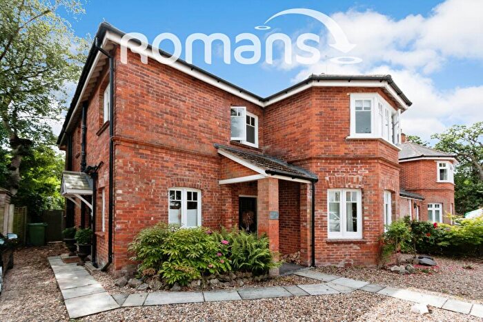 4 Bedroom Detached House To Rent In Bath Road, Camberley, Surrey, GU15