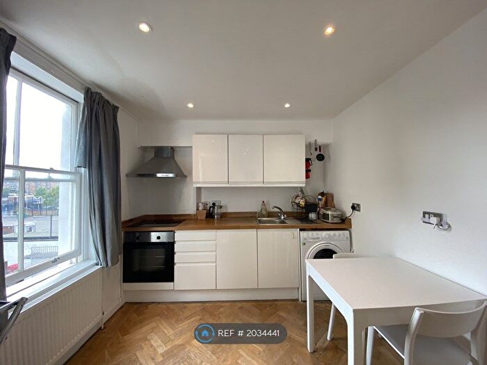 1 Bedroom Flat To Rent In Second Floor, London, SE1