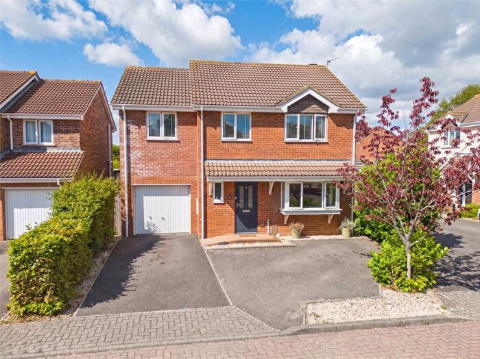 5 Bedroom Detached House For Sale In Thistle Close, Highcliffe, Christchurch, Dorset, BH23