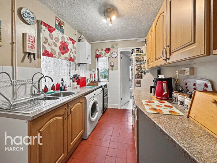 3 Bedroom Semi-Detached House For Sale In Wisbech Road, March, PE15