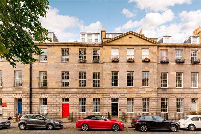4 Bedroom Flat To Rent In , Gayfield Square, Edinburgh, EH1