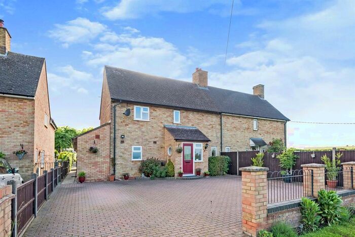 4 Bedroom Semi-Detached House For Sale In Winchendon Road, Chearsley, Aylesbury, HP18