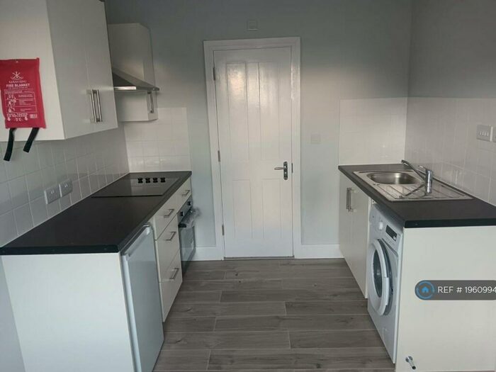 Studio To Rent In Kingston Road, Kingston (London), KT3