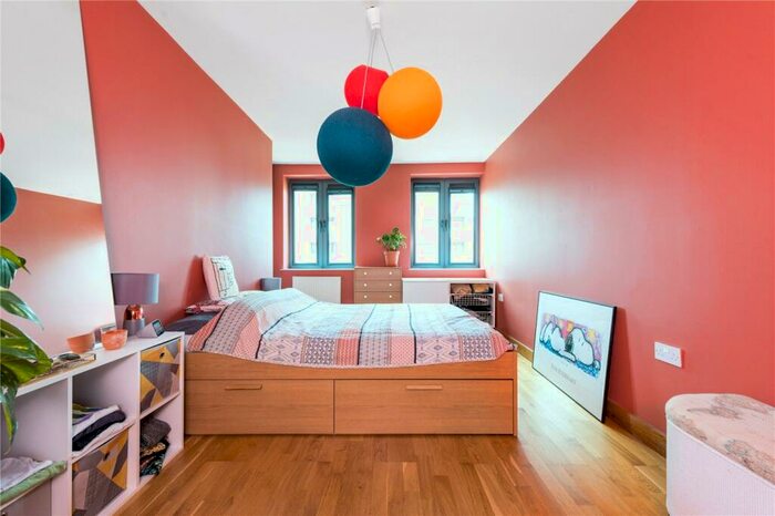 2 Bedroom Apartment To Rent In Stean Street, London, E8