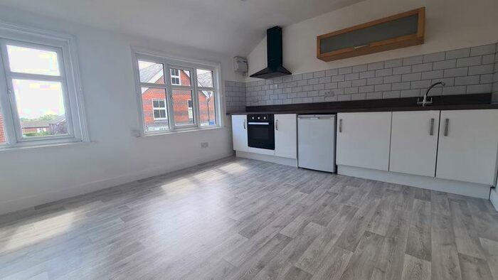 1 Bedroom Flat To Rent In Crossways Road, Grayshott, GU26