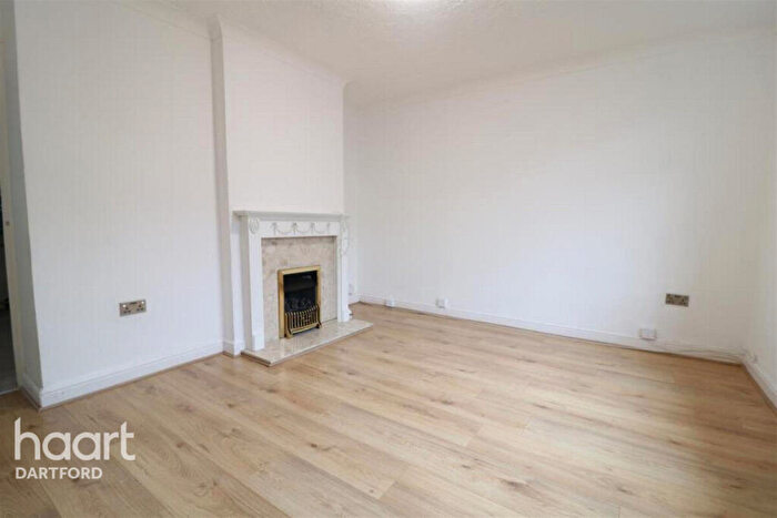 3 Bedroom Terraced House To Rent In Ringshall Road, Orpington, BR5