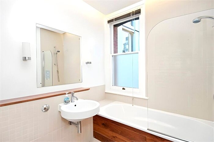 1 Bedroom Apartment For Sale In St John Street, EC1V