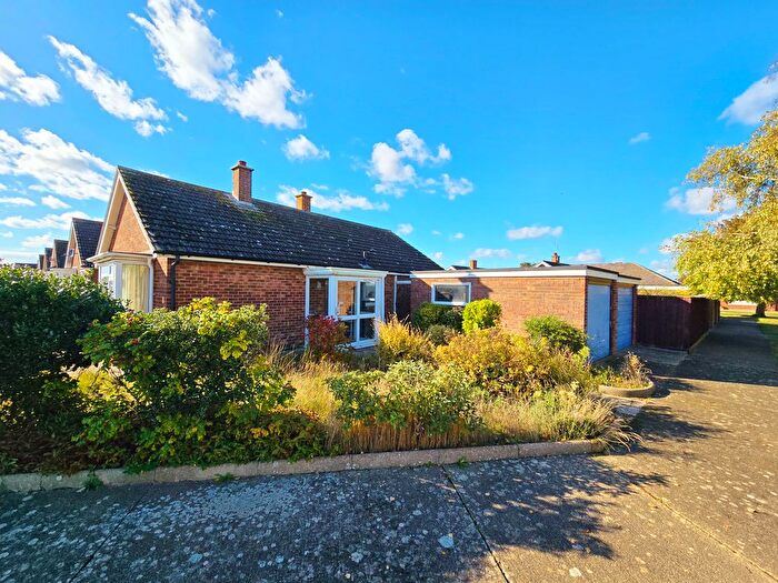 2 Bedroom Detached Bungalow For Sale In Upperfield Drive, Felixstowe, IP11