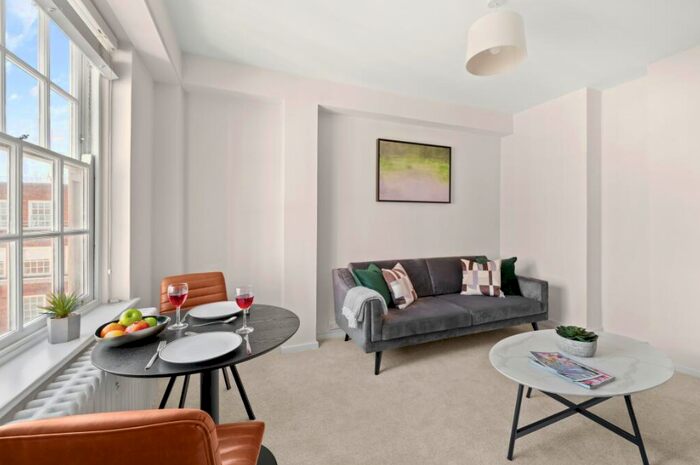 1 Bedroom Flat To Rent In Grosvenor Road, Pimlico, London, SW1V