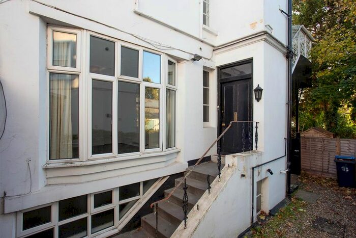 2 Bedroom Maisonette To Rent In Ewell Road, Surbiton, KT6