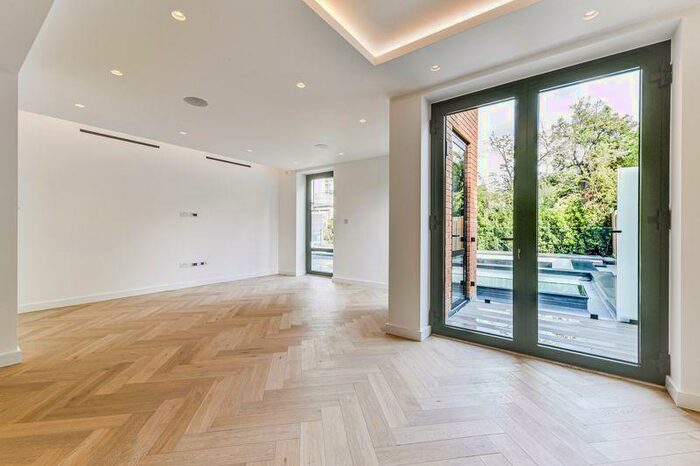 2 Bedroom Apartment To Rent In Regents Park Road, Finchley, N3