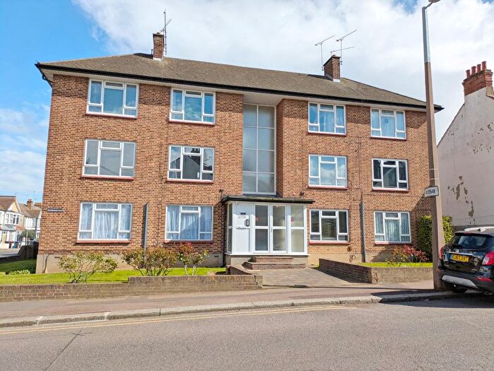 2 Bedroom Flat For Sale In Westbourne Court, Westbourne Grove, Westcliff-On-Sea, Essex, SS0