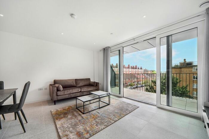 2 Bedroom Flat To Rent In Sidney Street, London, E1