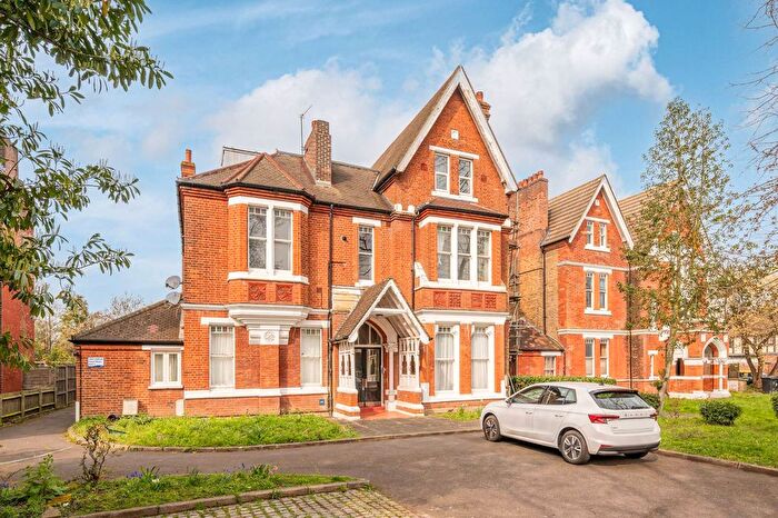 2 Bedroom Flat To Rent In Leigham Court, Streatham, London, SW16