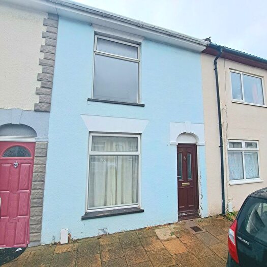 3 Bedroom Terraced House To Rent In Albert Street, Gosport, PO12