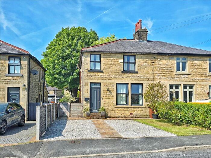 3 Bedroom Semi-Detached House For Sale In Grange Road, Rawtenstall, Rossendale, BB4