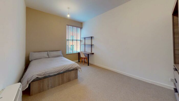 3 Bedroom Flat To Rent In Hyde Terrace, LS2