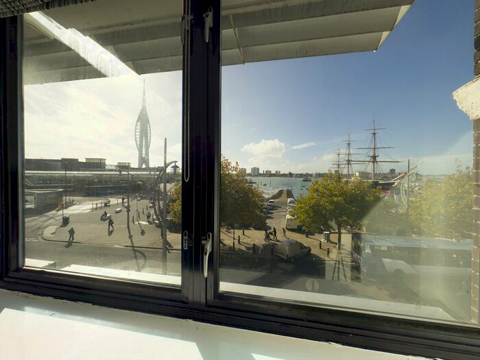 2 Bedroom Flat To Rent In - The Hard, Portsmouth, PO1