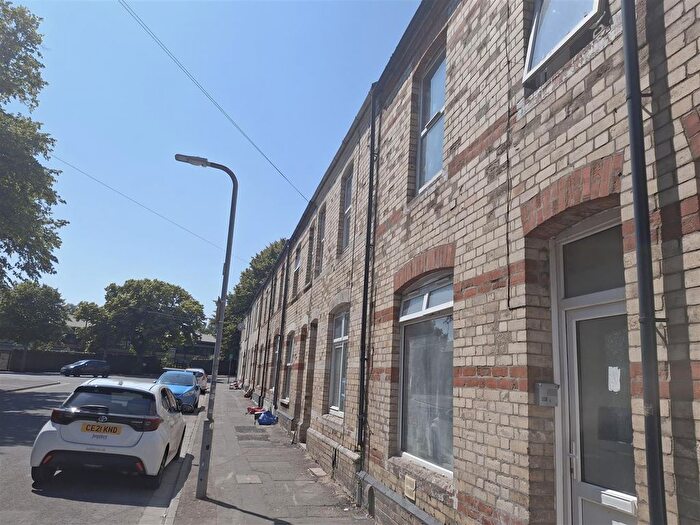 8 Bedroom Property To Rent In Miskin Street, Cardiff, CF24