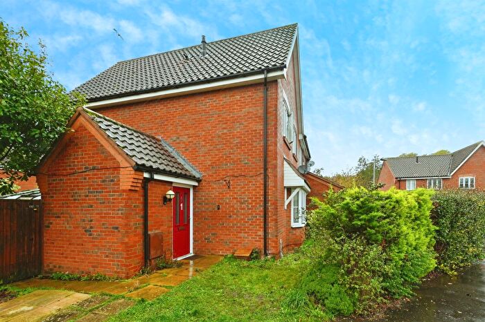 3 Bedroom Semi Detached House For Sale In Isabella Close, King's Lynn, PE30