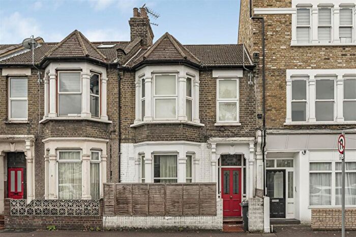 2 Bedroom Flat For Sale In Lea Bridge Road, Leyton, London, E10