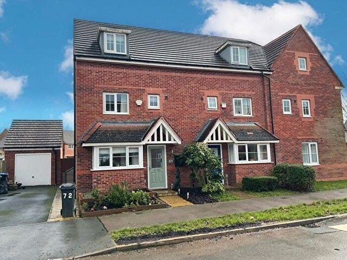 4 Bedroom End Of Terrace House For Sale In Angell Drive, Market Harborough, LE16