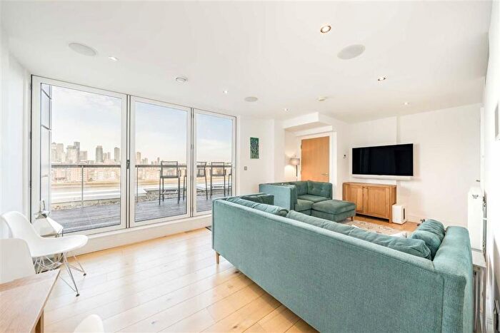 2 Bedroom Flat For Sale In Dowells Street, London, SE10