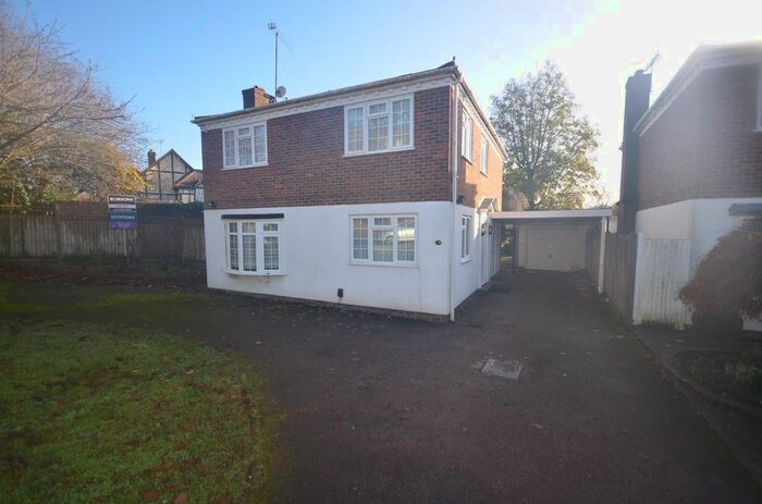 4 Bedroom Detached House To Rent In Daymer Gardens, Pinner, HA5