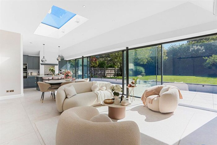 4 Bedroom Detached House To Rent In Glebe Road, South Cheam, SM2