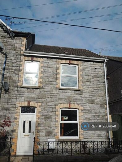 3 Bedroom Semi-Detached House To Rent In School Street, Pontyclun, CF72