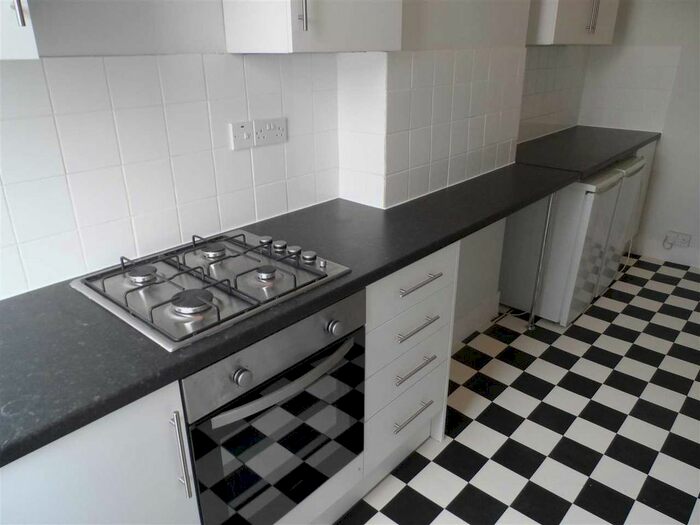 2 Bedroom Flat To Rent In The Avenue, West Ealing, Ealing, W13