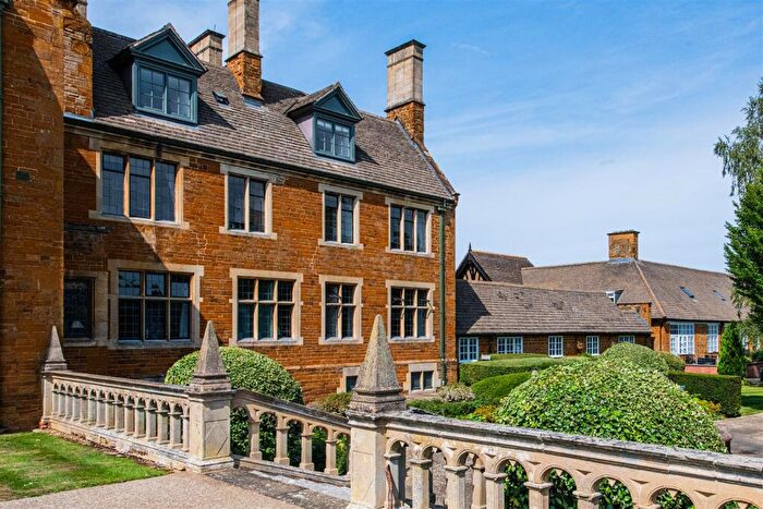 2 Bedroom Apartment For Sale In Manfield House, Woolston Close, Northampton, NN3