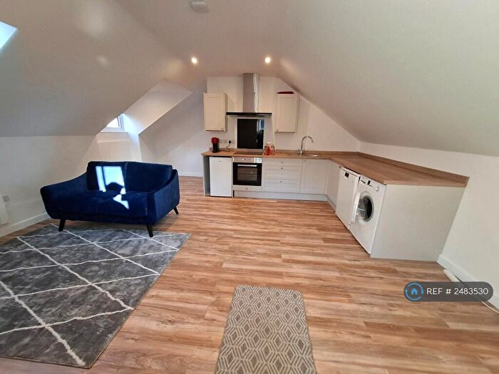 1 Bedroom Flat To Rent In Longdown Road, Farnham, GU10